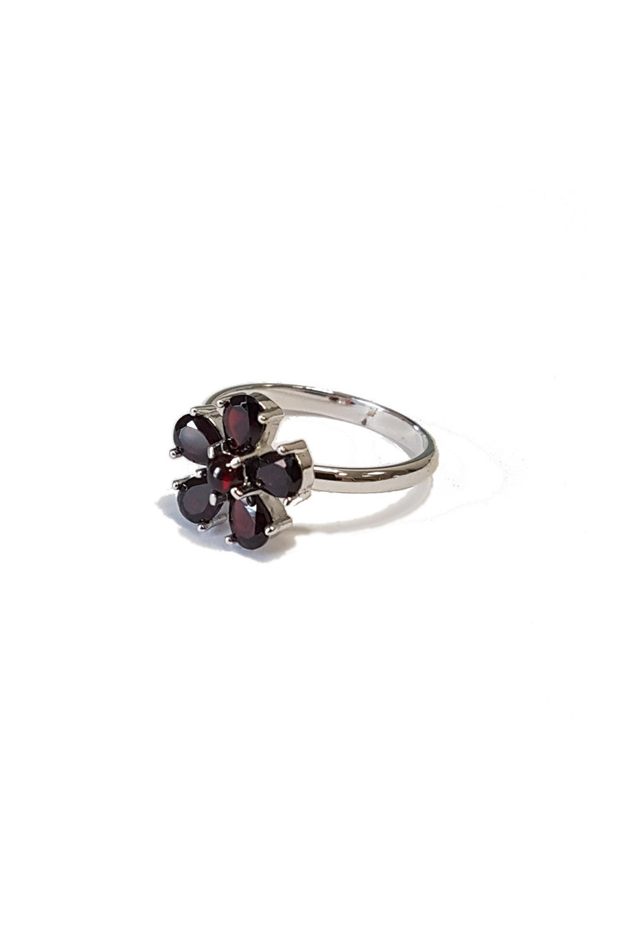 Silver ring with garnet