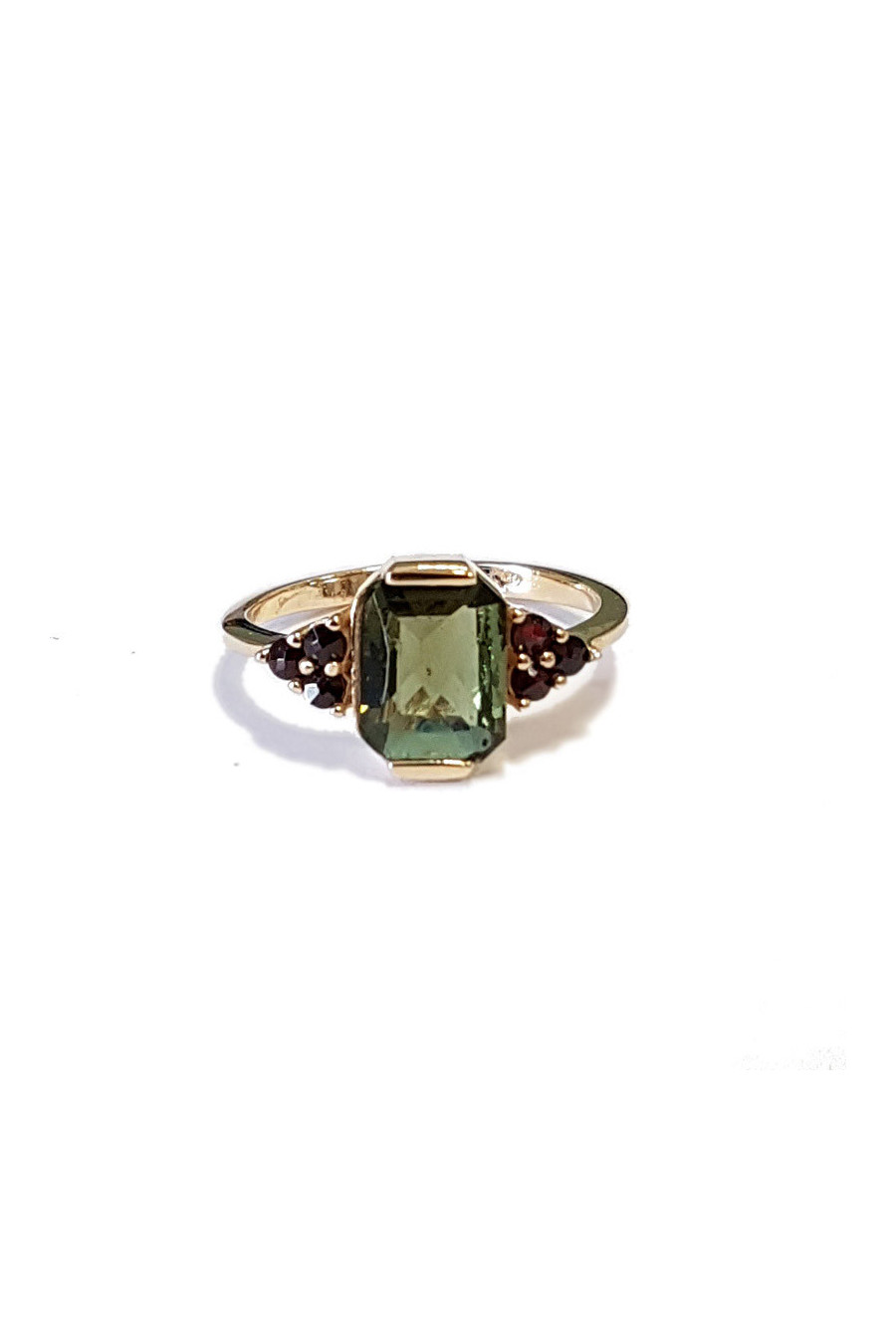 Gold ring, garnet, moldavite