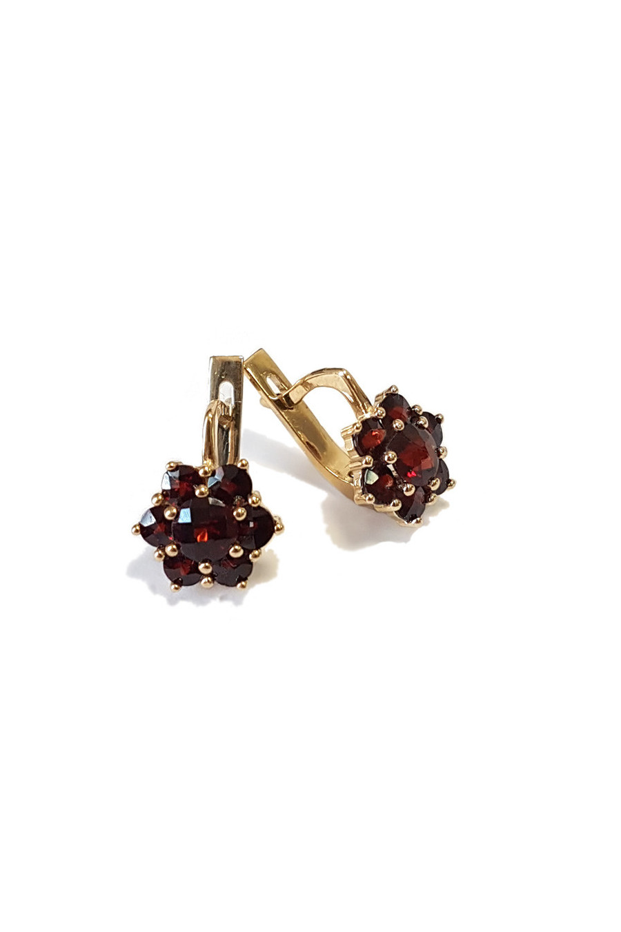 Gold earrings with garnet
