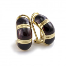 Gold earrings with garnet