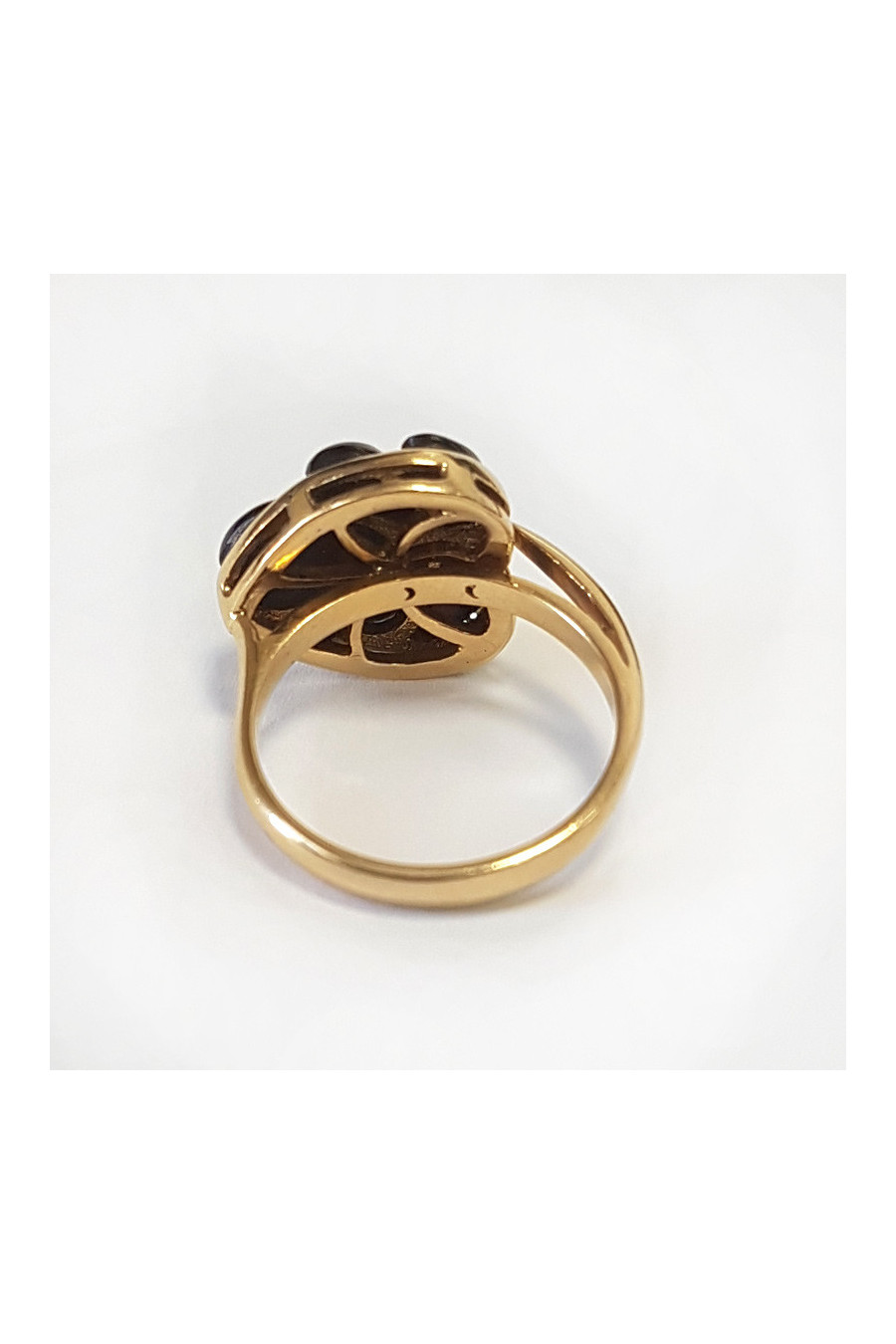 Zlatý prsten, granát